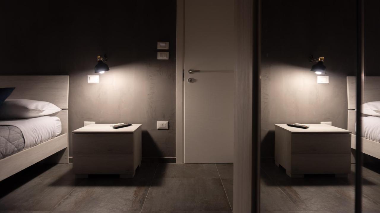 4 Balconi Rooms-Elements B&B Лечче Экстерьер фото